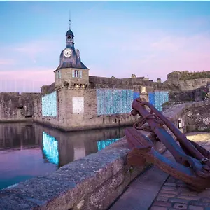 Yvana Au Coeur De La Close Concarneau